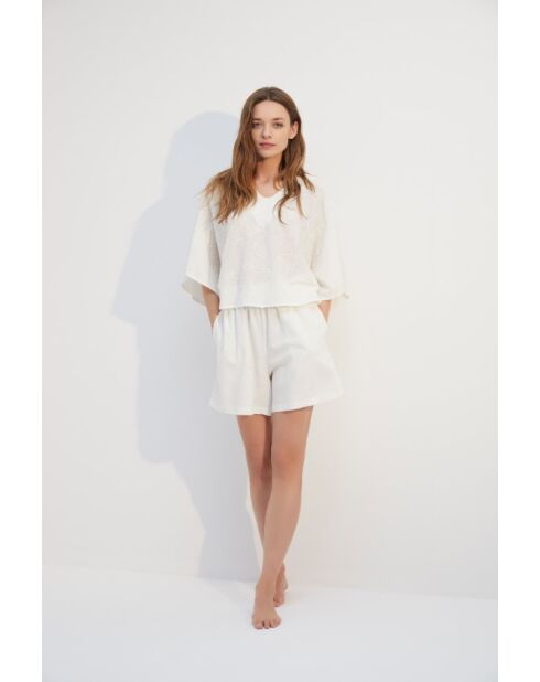 BJM-1724 crèmekleurige pyjamaset met borduursel