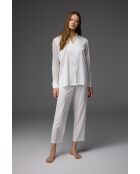 Conjunto de pijama con cuello camisero bordado en color crudo BM-1830