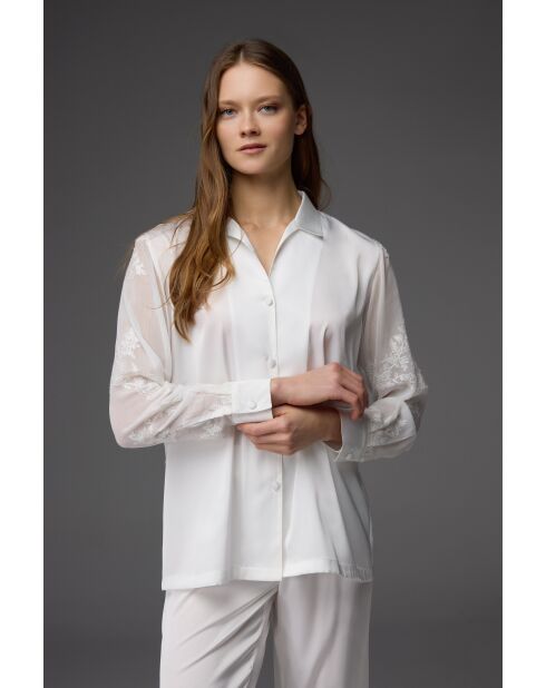 Conjunto de pijama con cuello camisero bordado en color crudo BM-1830