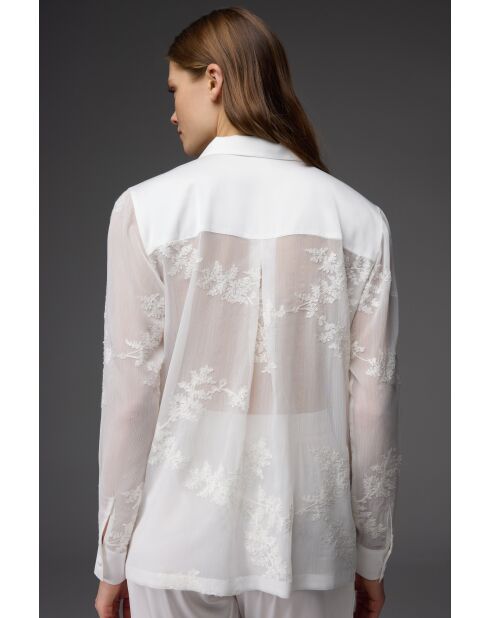 Conjunto de pijama con cuello camisero bordado en color crudo BM-1830