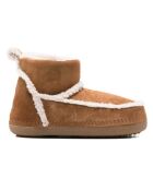 Braune Winterschuhe aus Lammfell