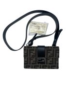 Zwart/Donkerbruine schoudertas met klep - 16,5x10,5x1,5 cm - Zeer goede staat