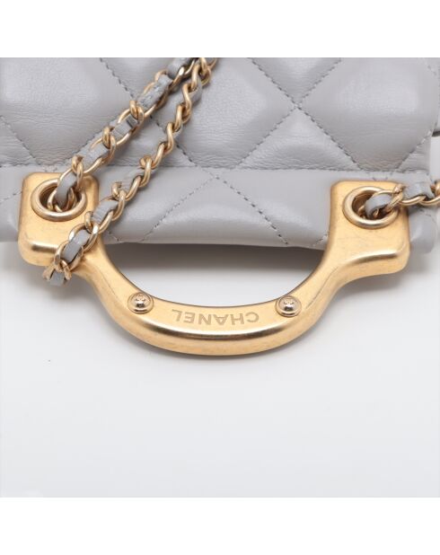 Porte -cartes à rabat avec bandoulière chaîne Gris perle - 9.5x11x3 cm - Très bon état