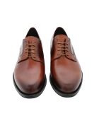 Derbis de piel marrón Pateri