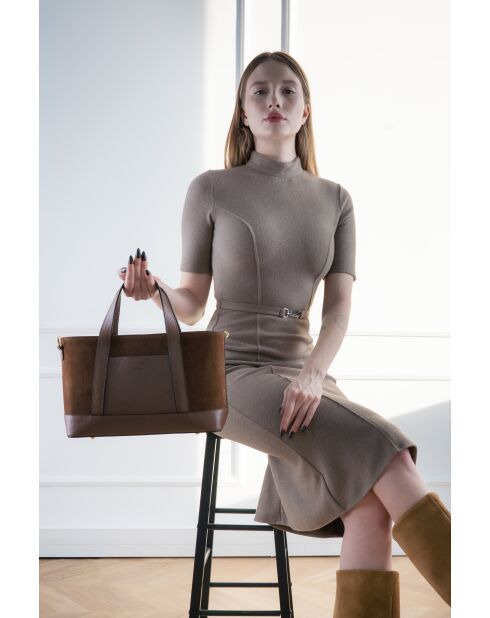 Belly Camel Handtasche aus Veloursleder, 35 x 21 x 12 cm