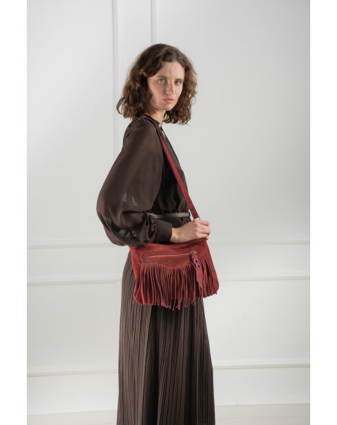 Nox Schultertasche aus Veloursleder in Burgunderrot, 22 x 28 x 2 cm