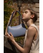 Juna hemelsblauwe leren schoudertas - 26x16x6 cm