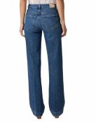 Leenah Soundcheck blaue Jeans mit weitem Bein