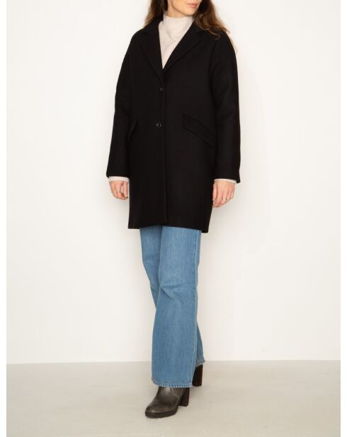 Brillanter übergroßer schwarzer Wollmantel