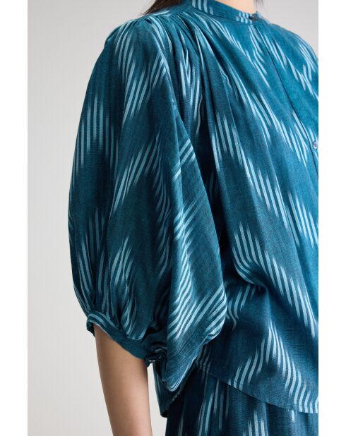 Blusa estampada azul tinta