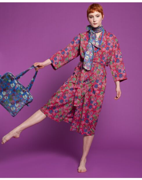 Langer Kambrium-Bademantel mit roten Blumen