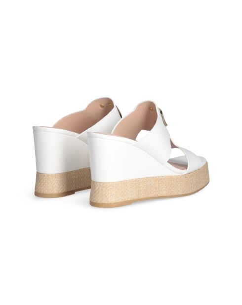 Sandalias Karen con cuña blanquecinas