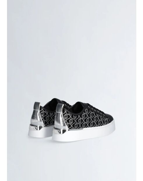 Hübsche schwarze Ledersneaker