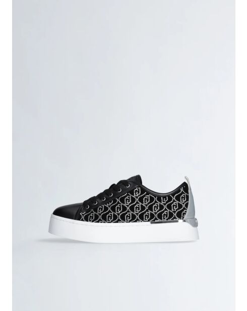 Hübsche schwarze Ledersneaker