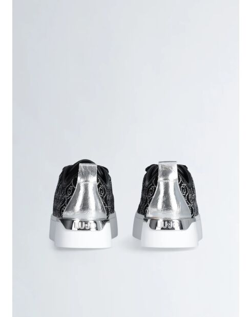 Hübsche schwarze Ledersneaker