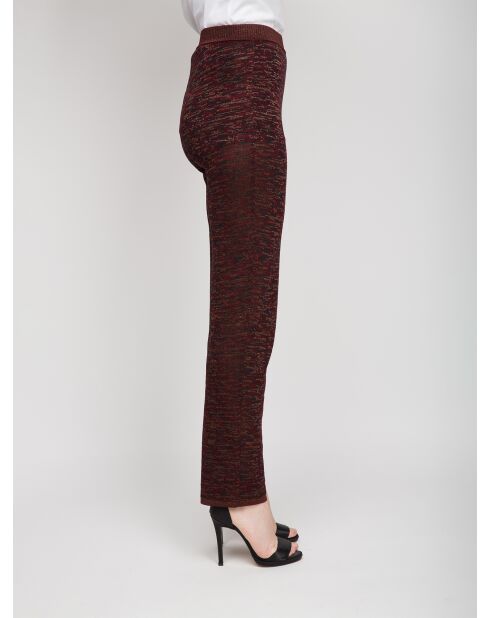 Pantalon bordeaux et Fabienne marron