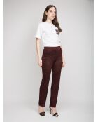 Pantalon bordeaux et Fabienne marron