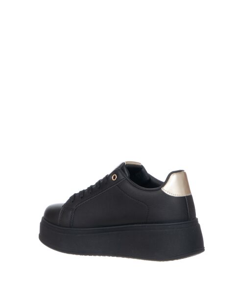 9205 Schwarze Sneakers