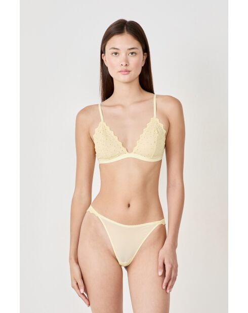 Muñeca de hilo amarillo acidulado