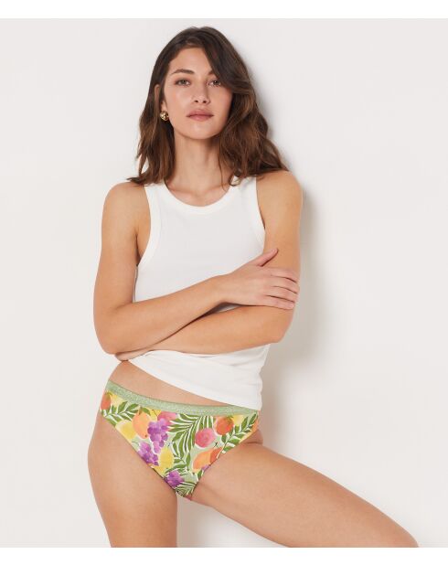 Aya Menstruationshöschen mit grünem Hintergrund