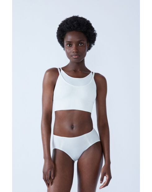 Mein sportliches weißes Höschen