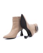 Beigefarbene Lederstiefel Abbie - Absatz: 8 cm