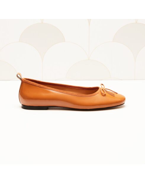 Ballerines en cuir verni Camille camel