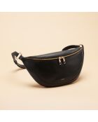 Sac banane Cora en cuir noir - 36,2x18x5 cm