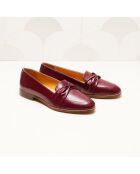 Burgunderrote Mokassins Camélia aus Lackleder