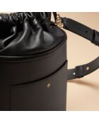 Gwen Beuteltasche aus schwarzem Leder - 210 x 204 x 97 mm