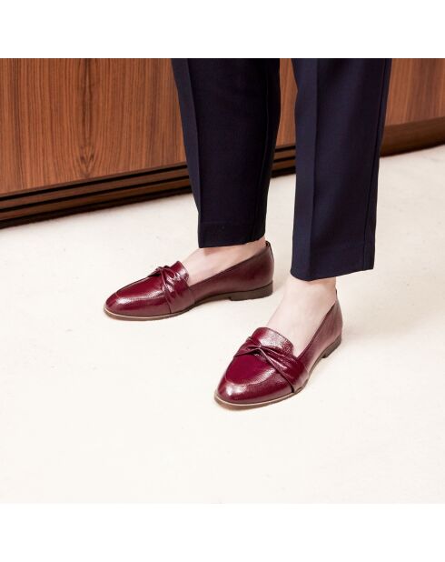 Burgunderrote Mokassins Camélia aus Lackleder