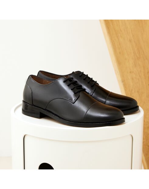 Derbies en cuir Capucine noires
