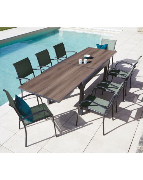 Essgruppe Honfleur XL aus Eichenholz: 1 Tisch und 8 salbeigrüne Stühle