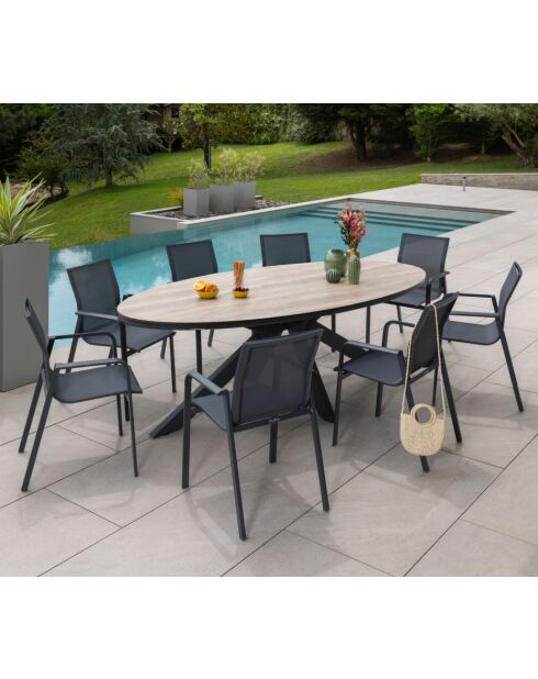 Essgruppe Carmelory aus Eiche: 1 Carmelo-Tisch und 8 Guethary-Sessel