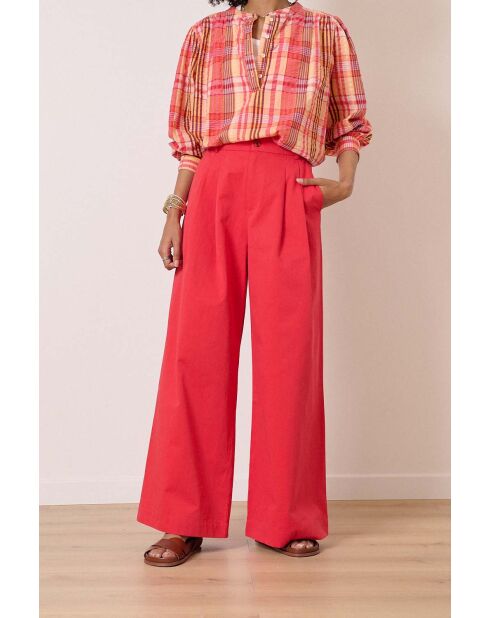 Rote Hose von Voltaire