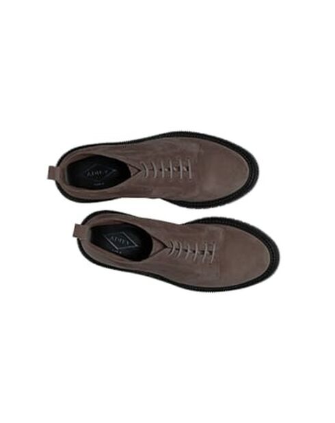 Bottines basses en cuir suédé terre