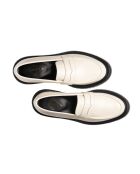 Mokassins aus elfenbeinfarbenem Kalbsleder