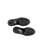 Zwarte pantoffels van mesh en kalfsleer