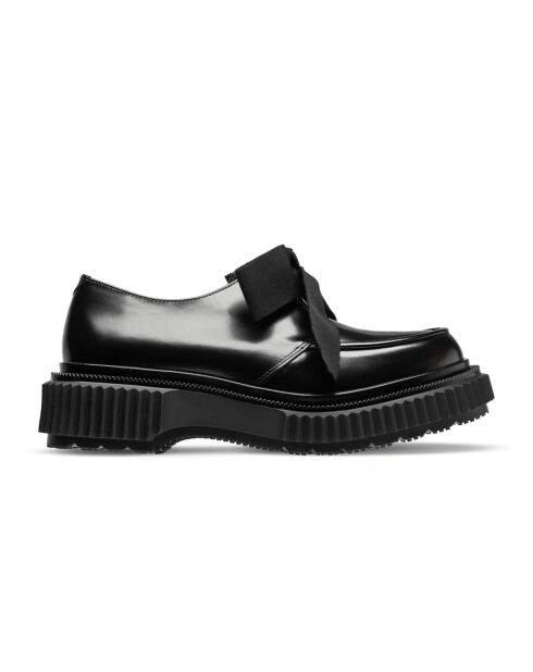 Zwarte strikderby's van kalfsleer