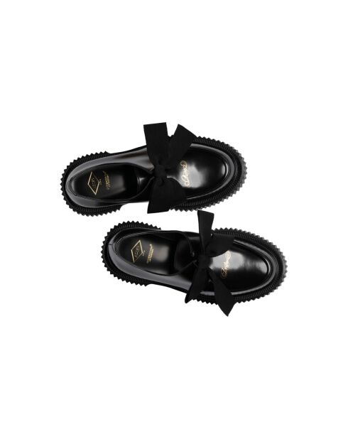 Zwarte strikderby's van kalfsleer