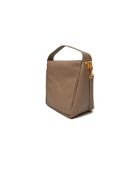 Bolso Oliver de piel granulada cálida de color topo - 30x27x17 cm