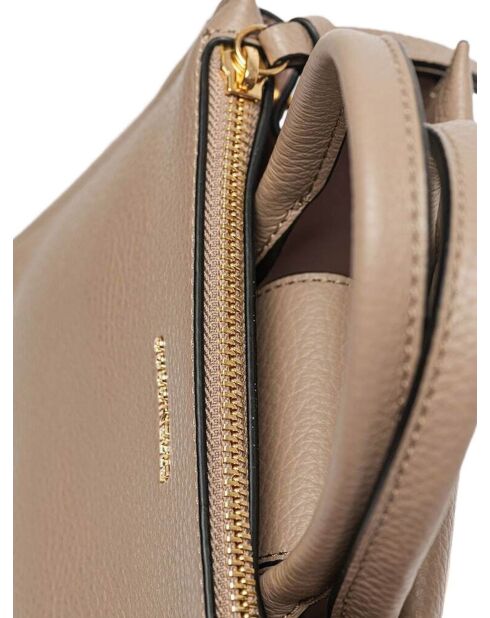 Bolso Arlettis de piel granulada cálida de color topo - 19,5x16x12 cm