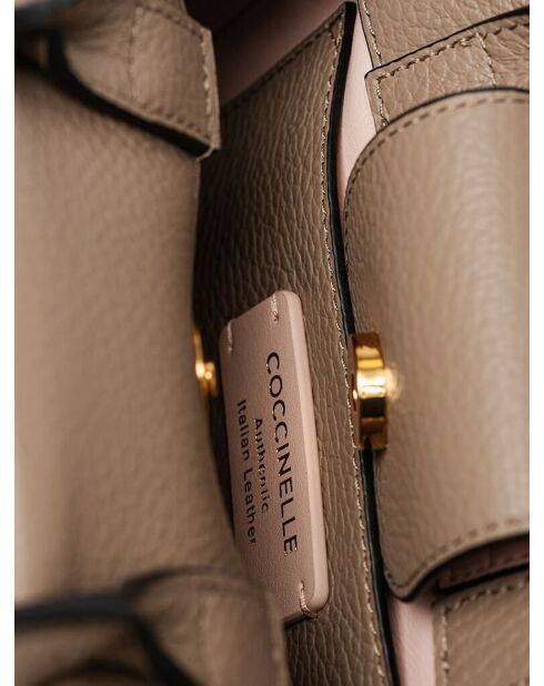 Bolso Arlettis de piel granulada cálida de color topo - 19,5x16x12 cm