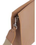 Bolso bandolera Myrtha Maxi Log de piel granulada color nude - 19x22x6 cm