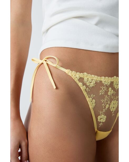 Lichtgele Enchantee string