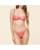 Curieuse rode bh met beugel nr. 9