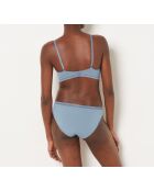 Fröhlich blaugrünes Höschen