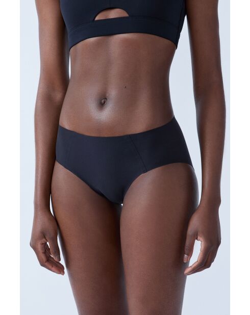 Mijn sportieve zwarte slipje