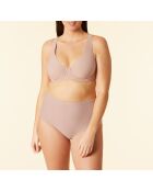 Perfektes beiges Baumwollhöschen