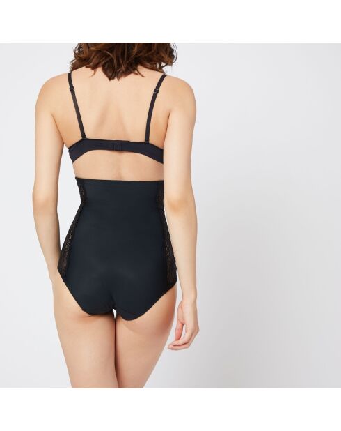 Selina schwarzes Höschen